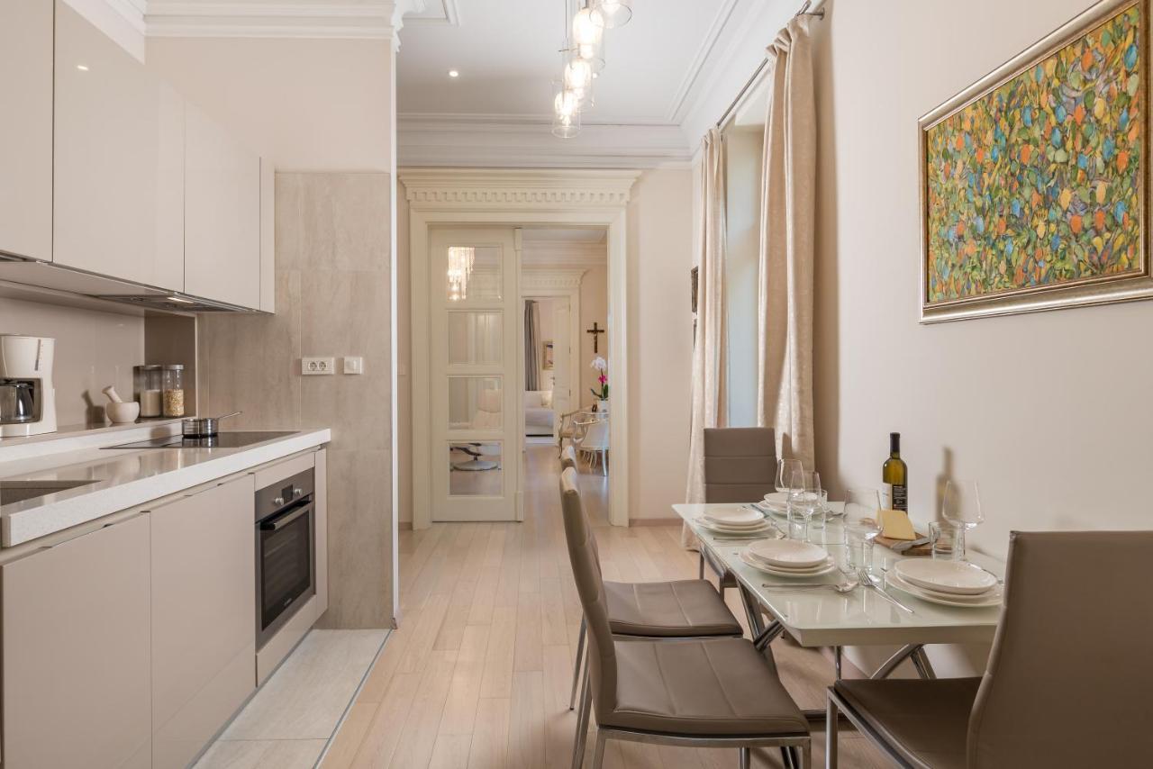 Villa Sokol Apartments Opatija Center Bagian luar foto