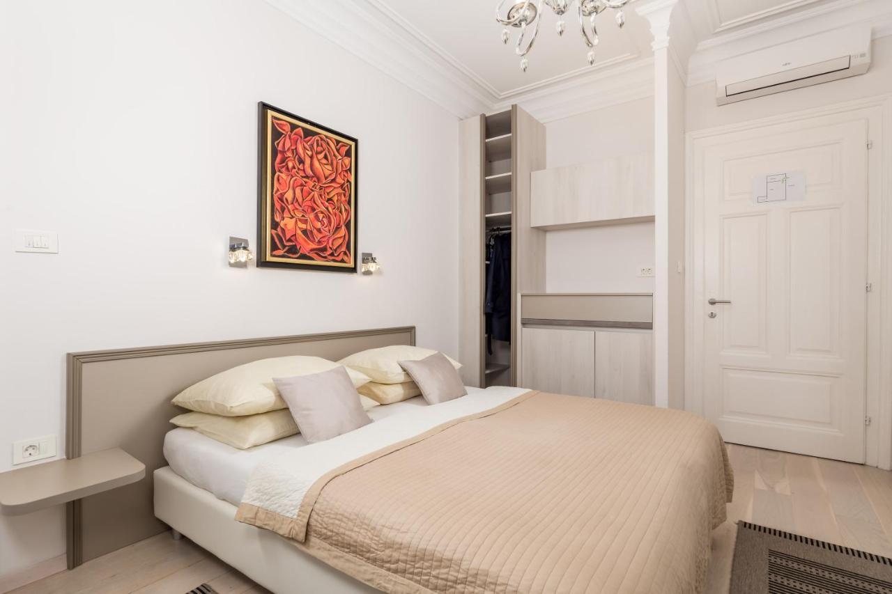Villa Sokol Apartments Opatija Center Bagian luar foto