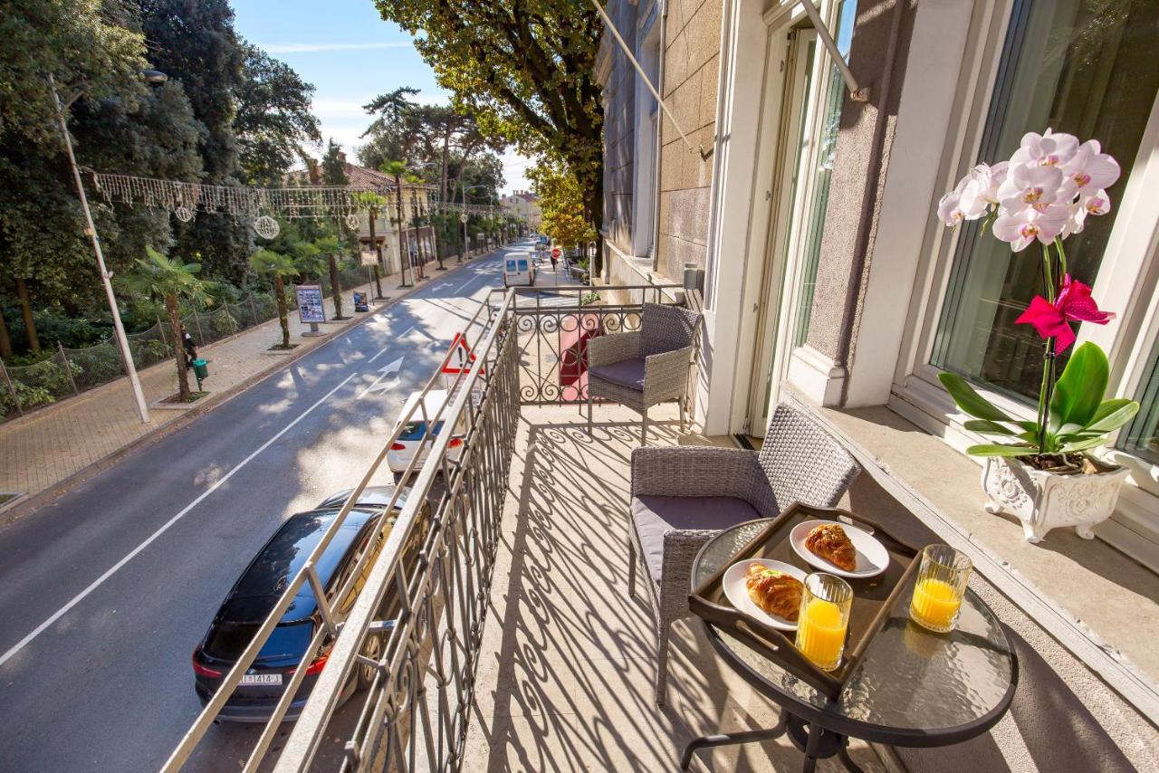 Villa Sokol Apartments Opatija Center Bagian luar foto