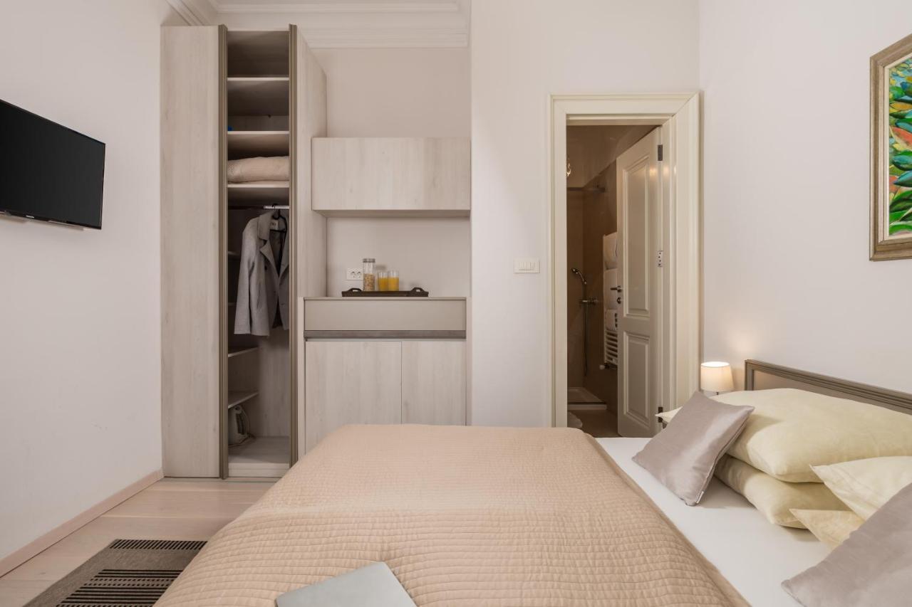 Villa Sokol Apartments Opatija Center Bagian luar foto