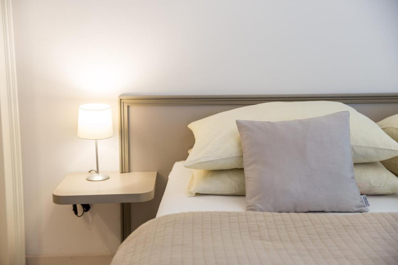 Villa Sokol Apartments Opatija Center Bagian luar foto