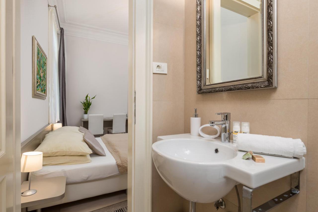 Villa Sokol Apartments Opatija Center Bagian luar foto